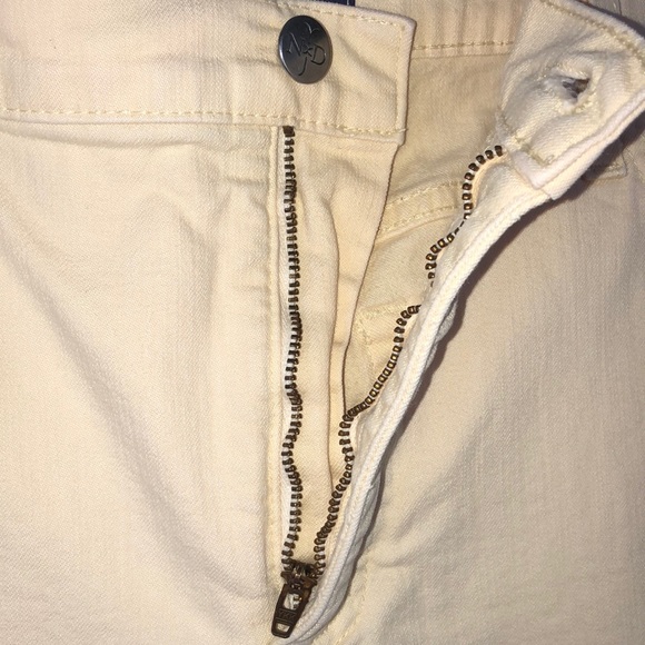 NYDJ Pale Yellow Lift & Tuck High Rise Capris - 14 - Picture 4 of 12